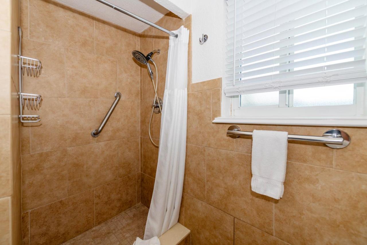 Tropic Isle Boutique Hotel Голливуд Экстерьер фото
